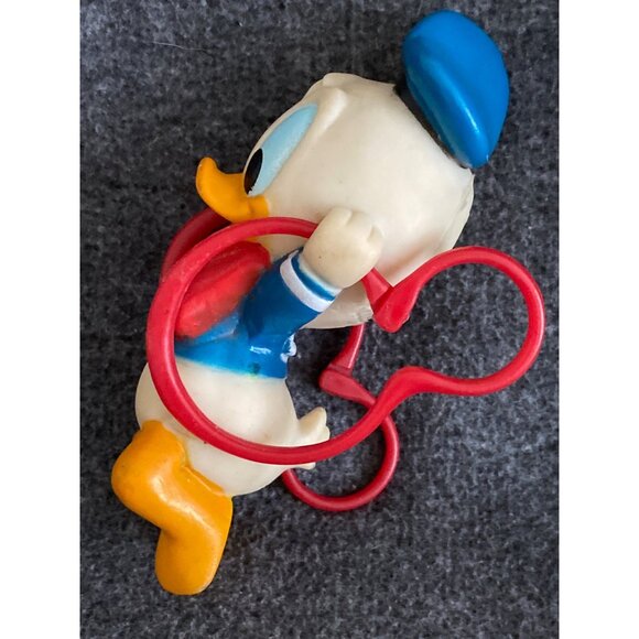VTG ILLCO Disney Donald Duck Red Clip Rings Hanging Toy Figurine Baby - Picture 6 of 9